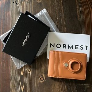 Leather AirTag Bifold Wallet